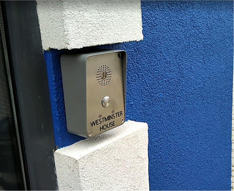 Intercom Drws Prawf Vandal J&R Wedi'i Osod yn y DU